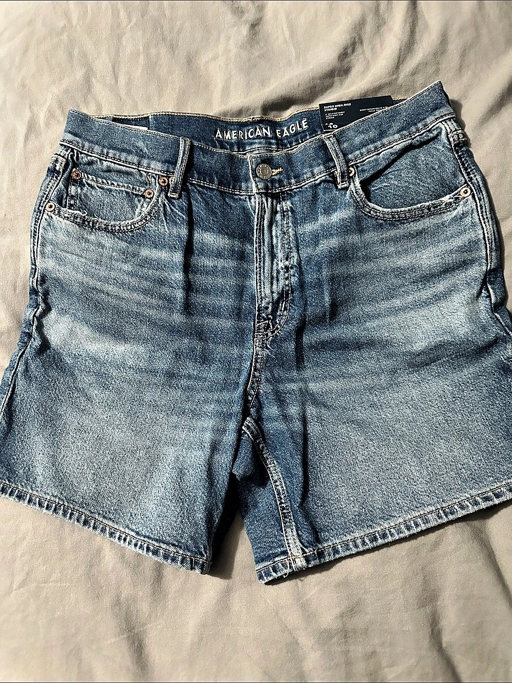 American Eagle AE 6" Strigid Super High-Waisted Relaxed Denim Short Relaxed